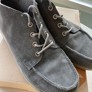 Ugg Koolaburra Stone Gray Boot Size 13 - like new